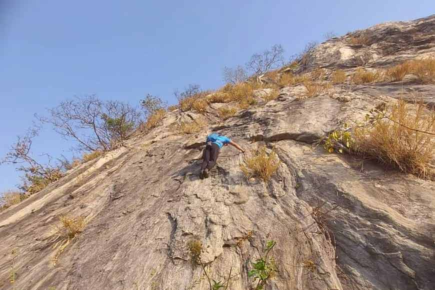 Jadavpurâ€™s Raja Das creates history by climbing Gojaburu with bare hands