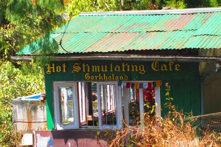 Stimulate your brains at Darjeeling&rsquo;s Hot Stimulating Caf&eacute;!