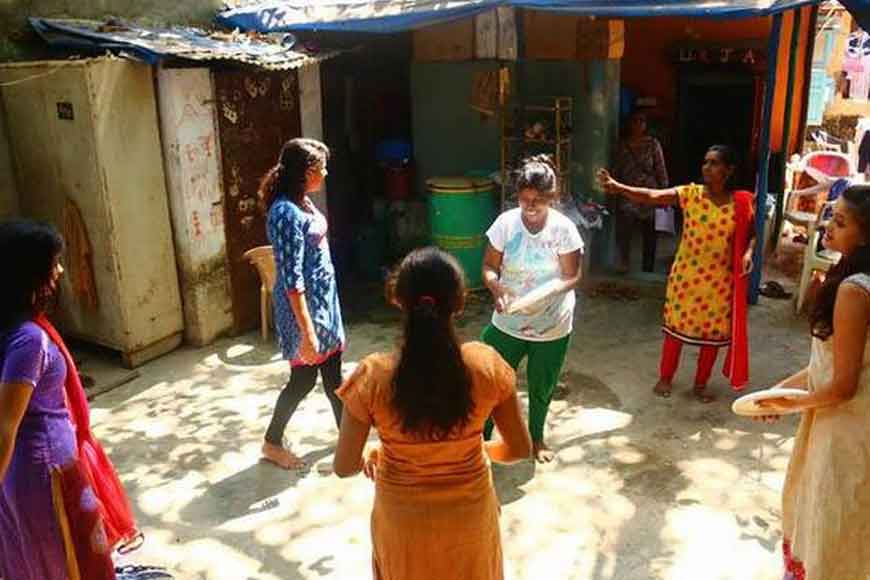 Inmates of mental home turn models&nbsp;
