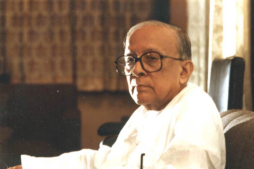 25 years ago on 31st July, Indiaâ€™s first mobile call was made from Kolkata