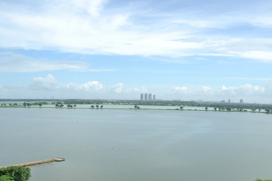 KMC trying to save cityâ€™s water bodies, too little too late?