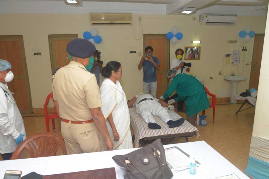 Real Heroes of Bengal â€“ Policemen donating blood daily