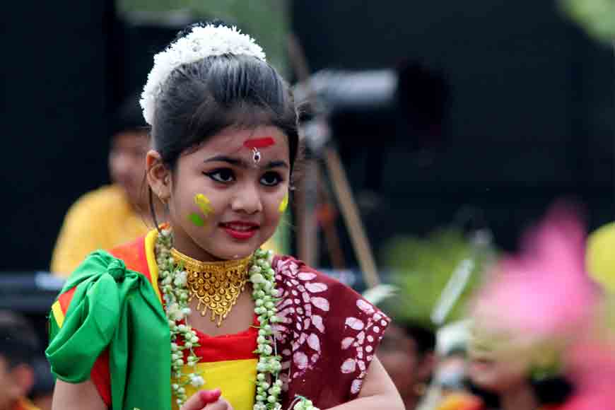 Enjoy Santiniketan&rsquo;s Boshonto Utsav in Kolkata today!