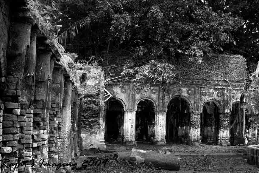 Eternal dilemma of Ghoti vs Bangaal
