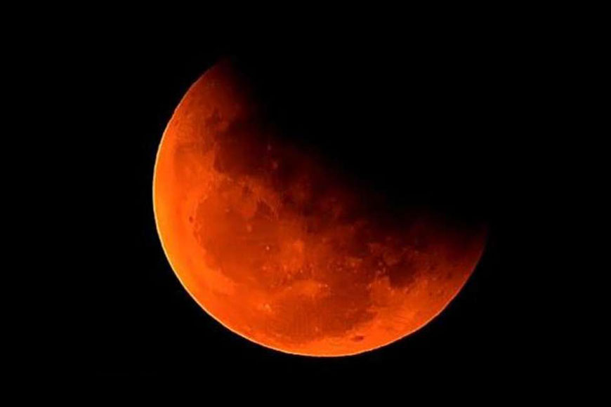 Do not miss the partial lunar eclipse over Kolkata today!
